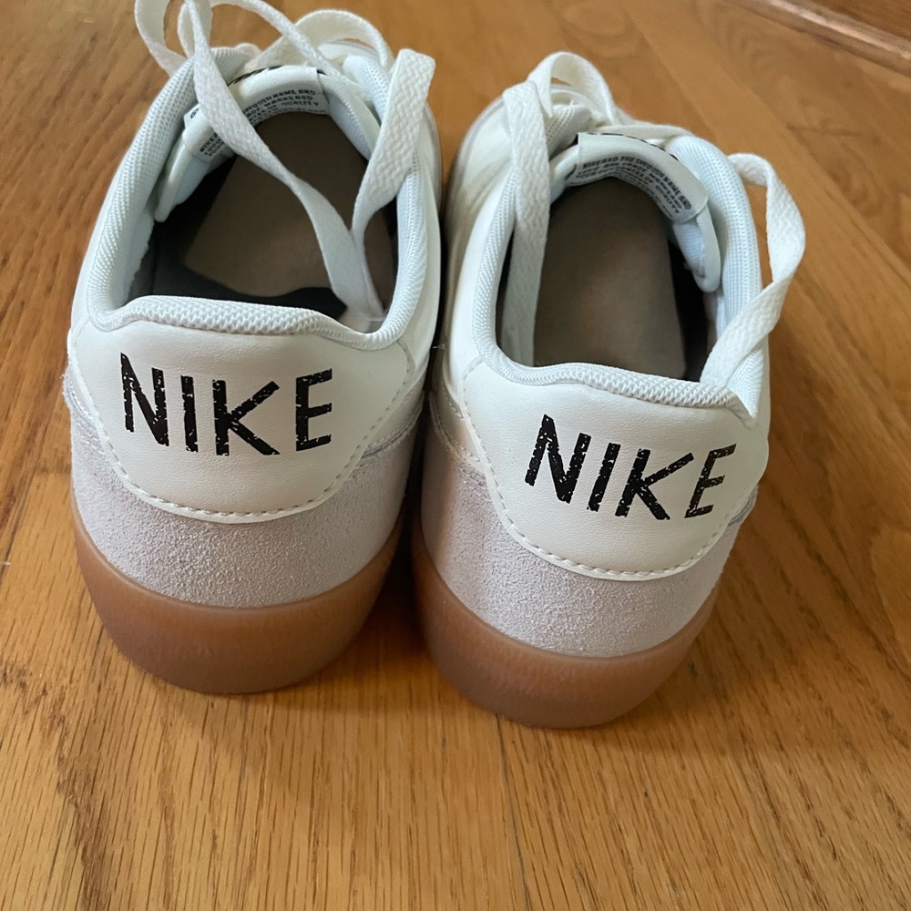 Nike - Picture 2 of 3